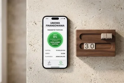 Pierwsza pożyczka za 0 zł – smartfon z potwierdzeniem darmowej pożyczki i kalendarz spłaty
